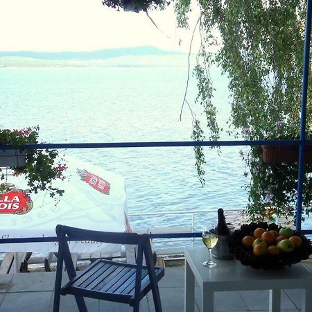 Комплекс Белите Къщи Shtarkelovo Gnezdo Buitenkant foto