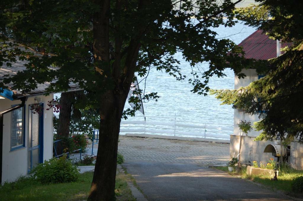 Комплекс Белите Къщи Shtarkelovo Gnezdo Buitenkant foto