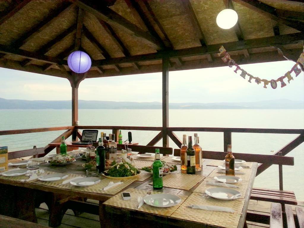 Комплекс Белите Къщи Shtarkelovo Gnezdo Buitenkant foto