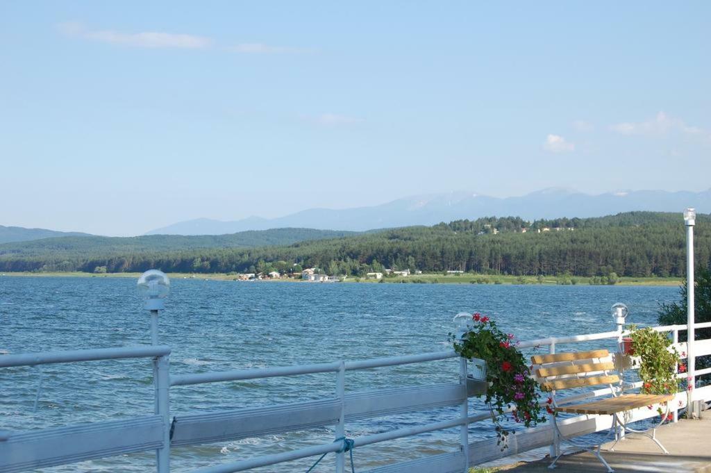 Complex Belite Kesti Shtarkelovo Gnezdo Buitenkant foto