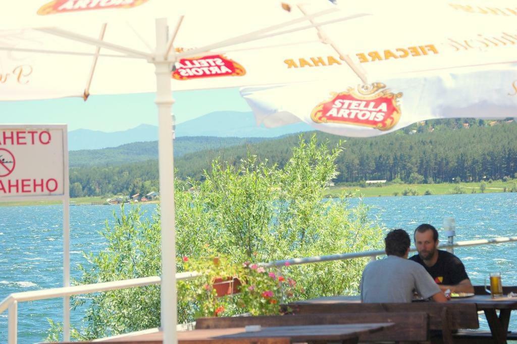 Комплекс Белите Къщи Shtarkelovo Gnezdo Buitenkant foto