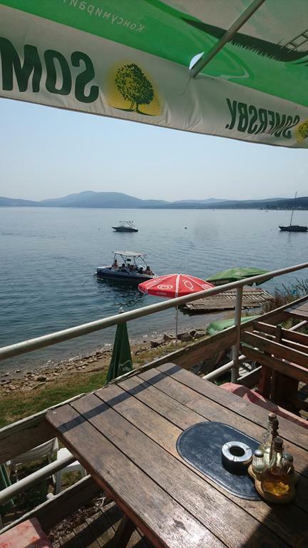 Комплекс Белите Къщи Shtarkelovo Gnezdo Buitenkant foto