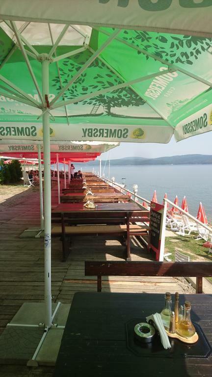 Комплекс Белите Къщи Shtarkelovo Gnezdo Buitenkant foto